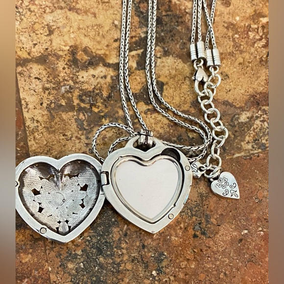 Brighton Floral Heart Locket 30 inches length🩷🌷 - Picture 6 of 9